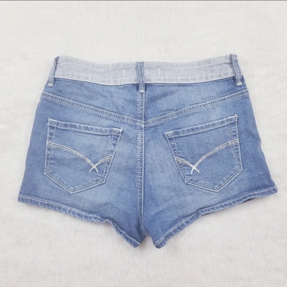 Bullhead Denim Co. High Waisted Shorts 28 - Picture 3 of 3